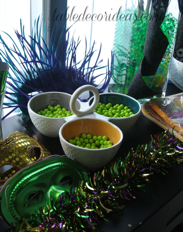 mardi gras table 1.jpg