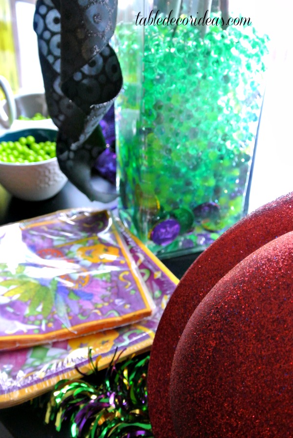 table decor idea for mardi gras