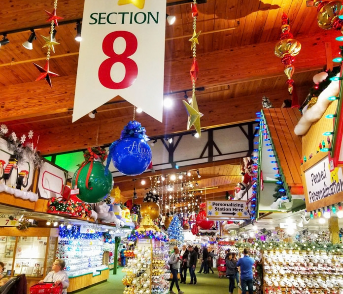 best christmas vacations for families in the midwest