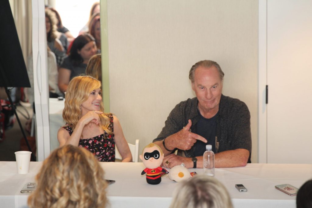 Craig T. Nelson&nbsp;(voice of “Bob Parr / Mr. Incredible”) &&nbsp;Holly Hunter&nbsp;(“Helen Parr / Elastigirl”)