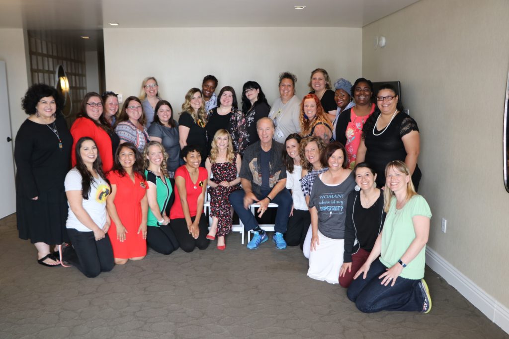 Craig T. Nelson&nbsp;(voice of “Bob Parr / Mr. Incredible”) &&nbsp;Holly Hunter&nbsp;(“Helen Parr / Elastigirl”)