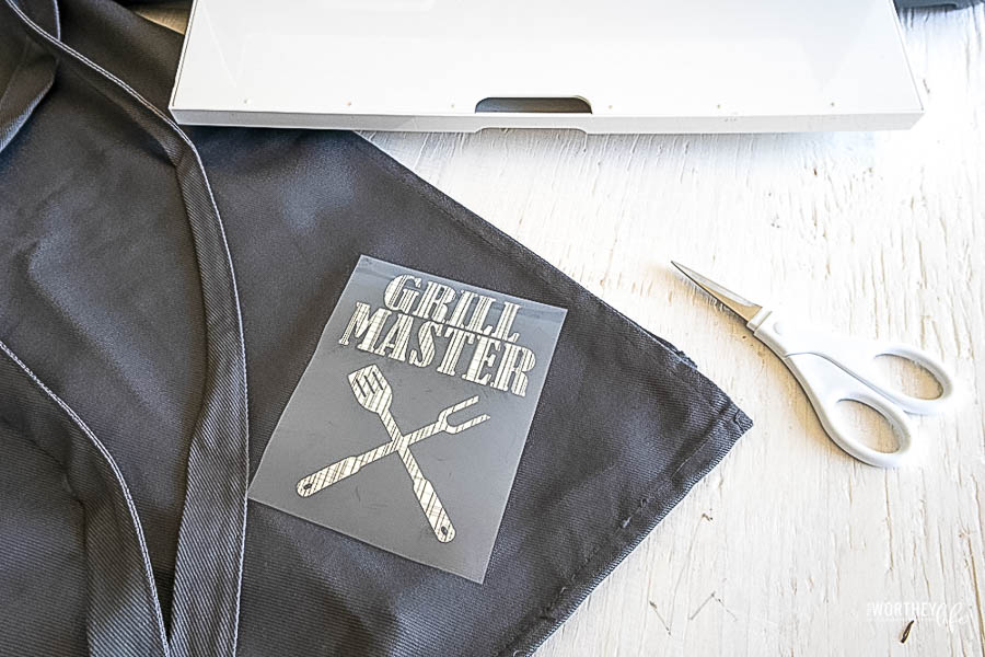 DIY Grill Master Apron Using A&nbsp;Cricut