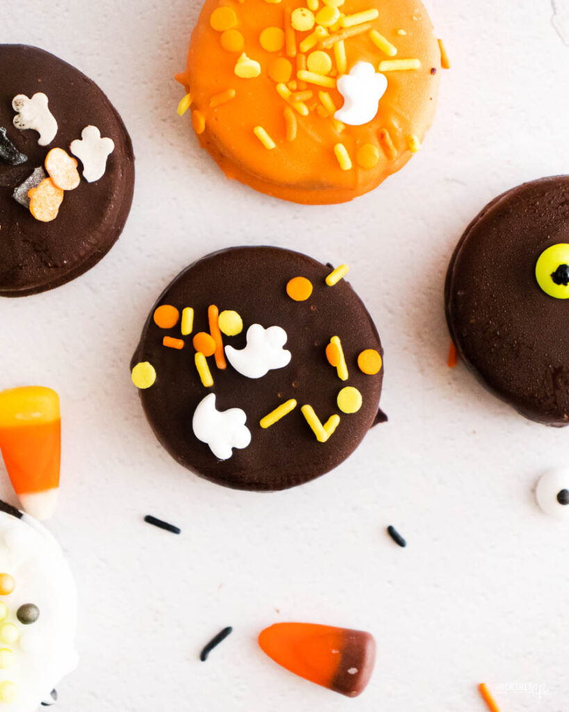 Halloween Chocolate Covered Oreos&nbsp;recipe
