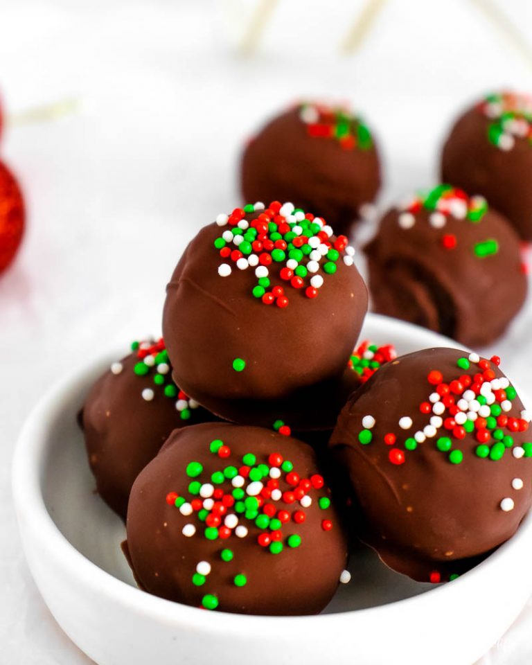 No Bake Holiday Oreo Truffles 4