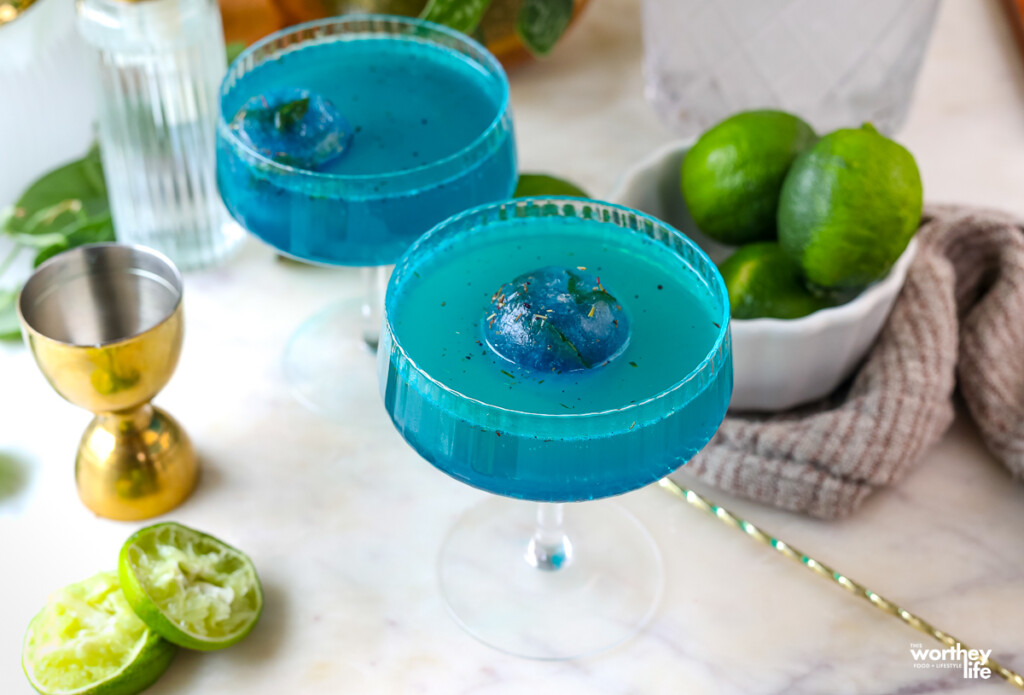 blueberry teal mocktail