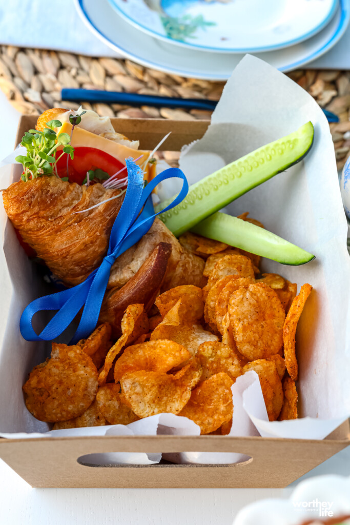 sandwich with chips in a box