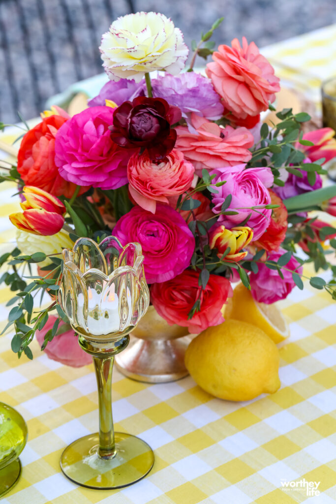 ranunculus floral arrangement